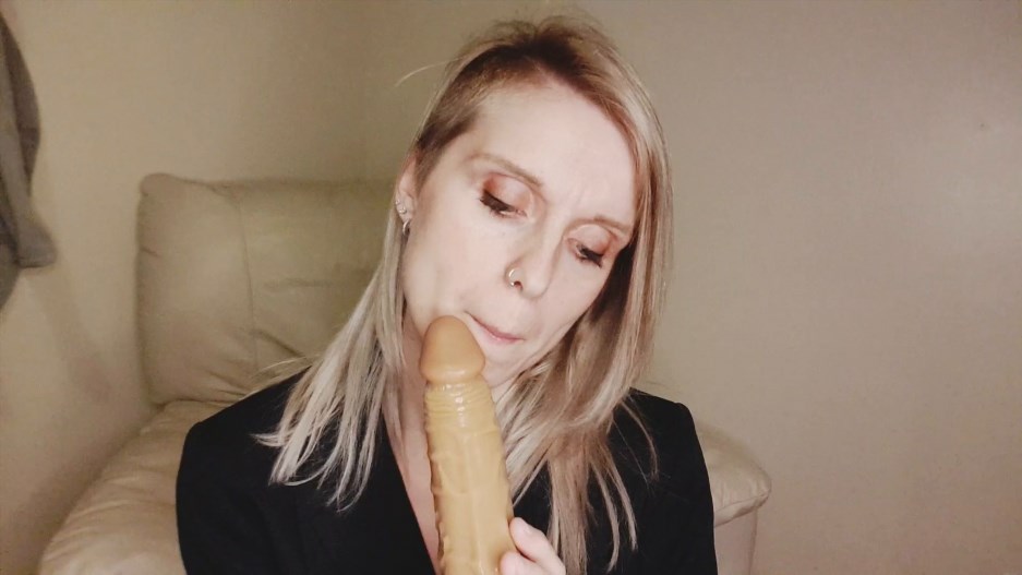 Lexi Snow - My Personal Assistant Interview